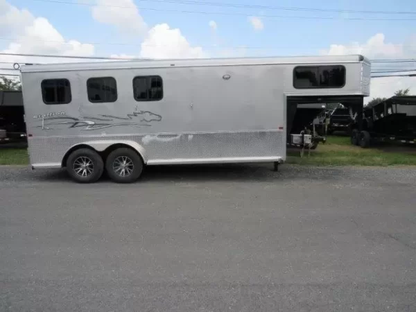 Homesteader Stallion 3 Horse Gooseneck Trailer – Slant Load - Image 2