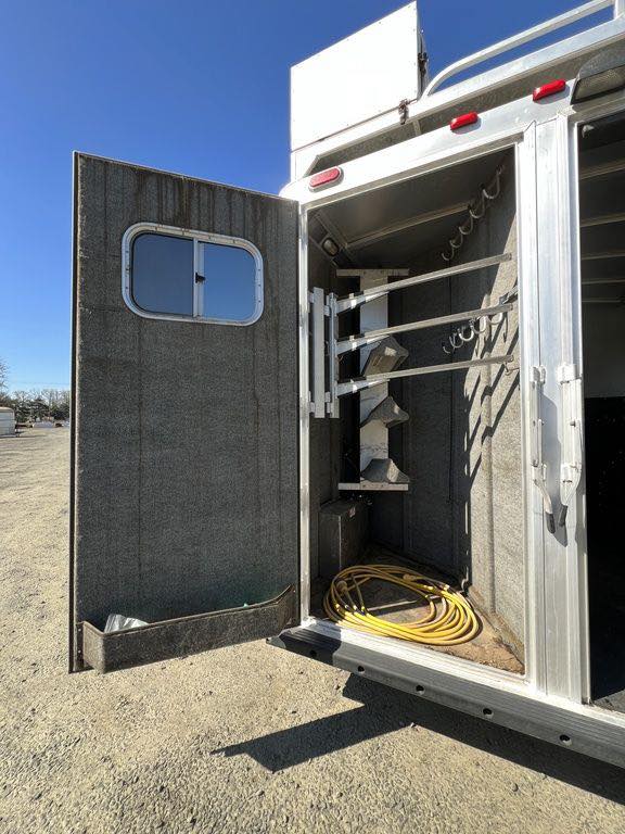 2009 Platinum Coach 3 Horse 16' LQ | Outlaw Conversion Horse Trailer with Slide 34 2009 Platinum Coach 3 Horse 16' LQ | Outlaw Conversion Horse Trailer with Slide - Image 34