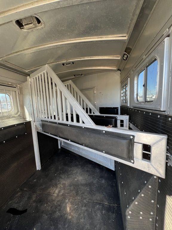 2009 Platinum Coach 3 Horse 16' LQ | Outlaw Conversion Horse Trailer with Slide 33 2009 Platinum Coach 3 Horse 16' LQ | Outlaw Conversion Horse Trailer with Slide - Image 33