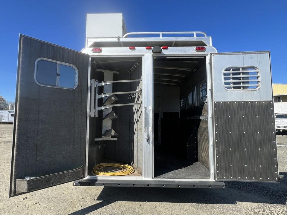 2009 Platinum Coach 3 Horse 16' LQ | Outlaw Conversion Horse Trailer with Slide 35 2009 Platinum Coach 3 Horse 16' LQ | Outlaw Conversion Horse Trailer with Slide - Image 35