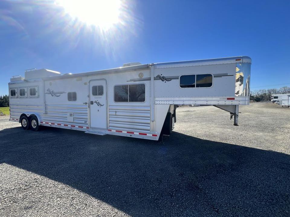 2009 Platinum Coach 3 Horse 16' LQ | Outlaw Conversion Horse Trailer with Slide 46 2009 Platinum Coach 3 Horse 16' LQ | Outlaw Conversion Horse Trailer with Slide - Image 46