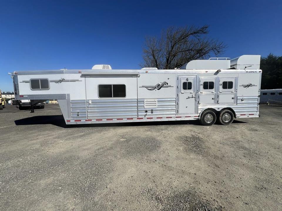 2009 Platinum Coach 3 Horse 16' LQ | Outlaw Conversion Horse Trailer with Slide 1 2009 Platinum Coach 3 Horse 16' LQ | Outlaw Conversion Horse Trailer with Slide