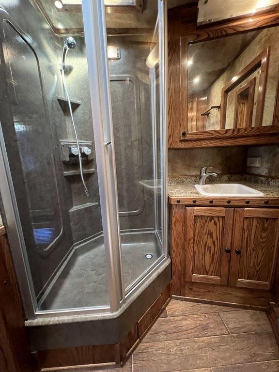 2009 Platinum Coach 3 Horse 16' LQ | Outlaw Conversion Horse Trailer with Slide 8 2009 Platinum Coach 3 Horse 16' LQ | Outlaw Conversion Horse Trailer with Slide - Image 8