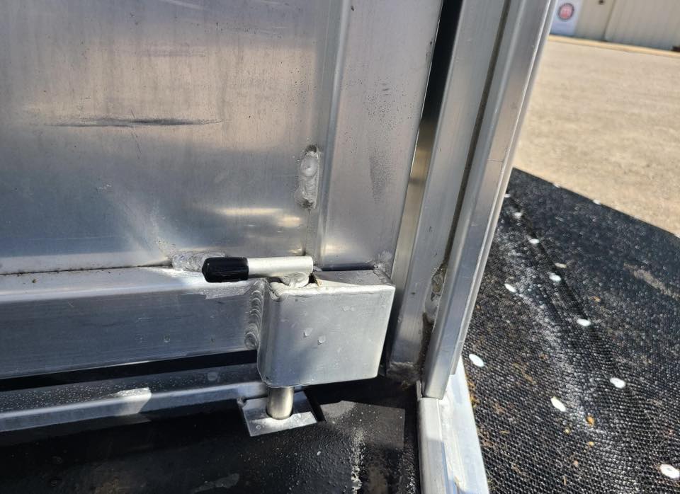 2017 Platinum Coach 4 Horse Trailer 12'8" LQ | Outlaw Conversion 21 2017 Platinum Coach 4 Horse Trailer 12'8" LQ | Outlaw Conversion - Image 21