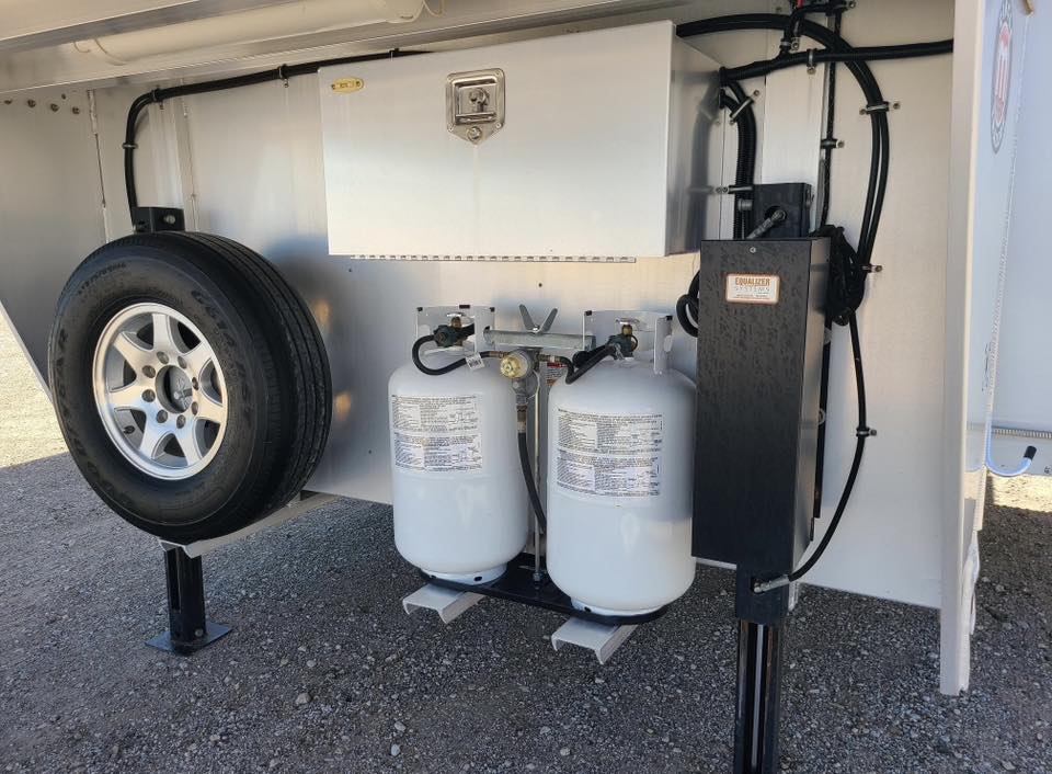 2017 Platinum Coach 4 Horse Trailer 12'8" LQ | Outlaw Conversion 24 2017 Platinum Coach 4 Horse Trailer 12'8" LQ | Outlaw Conversion - Image 24