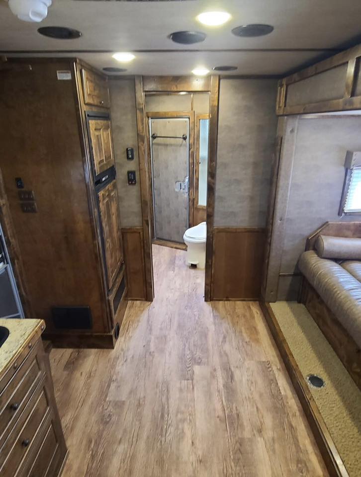 2017 Platinum Coach 4 Horse Trailer 12'8" LQ | Outlaw Conversion 9 2017 Platinum Coach 4 Horse Trailer 12'8" LQ | Outlaw Conversion - Image 9