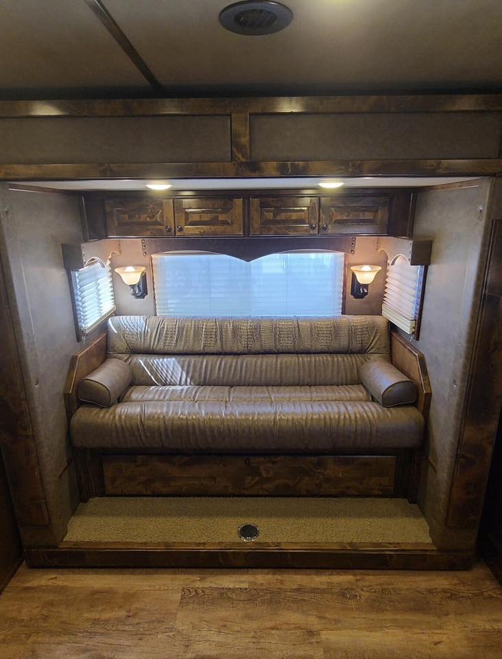 2017 Platinum Coach 4 Horse Trailer 12'8" LQ | Outlaw Conversion 8 2017 Platinum Coach 4 Horse Trailer 12'8" LQ | Outlaw Conversion - Image 8