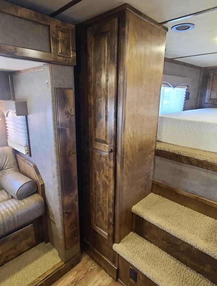 2017 Platinum Coach 4 Horse Trailer 12'8" LQ | Outlaw Conversion 10 2017 Platinum Coach 4 Horse Trailer 12'8" LQ | Outlaw Conversion - Image 10