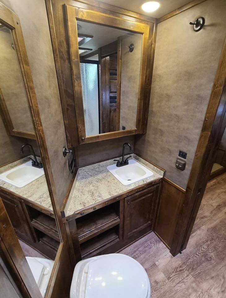 2017 Platinum Coach 4 Horse Trailer 12'8" LQ | Outlaw Conversion 14 2017 Platinum Coach 4 Horse Trailer 12'8" LQ | Outlaw Conversion - Image 14