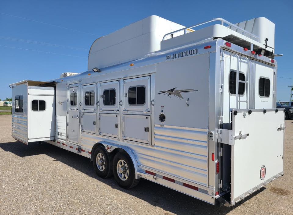 2017 Platinum Coach 4 Horse Trailer 12'8" LQ | Outlaw Conversion 4 2017 Platinum Coach 4 Horse Trailer 12'8" LQ | Outlaw Conversion - Image 4