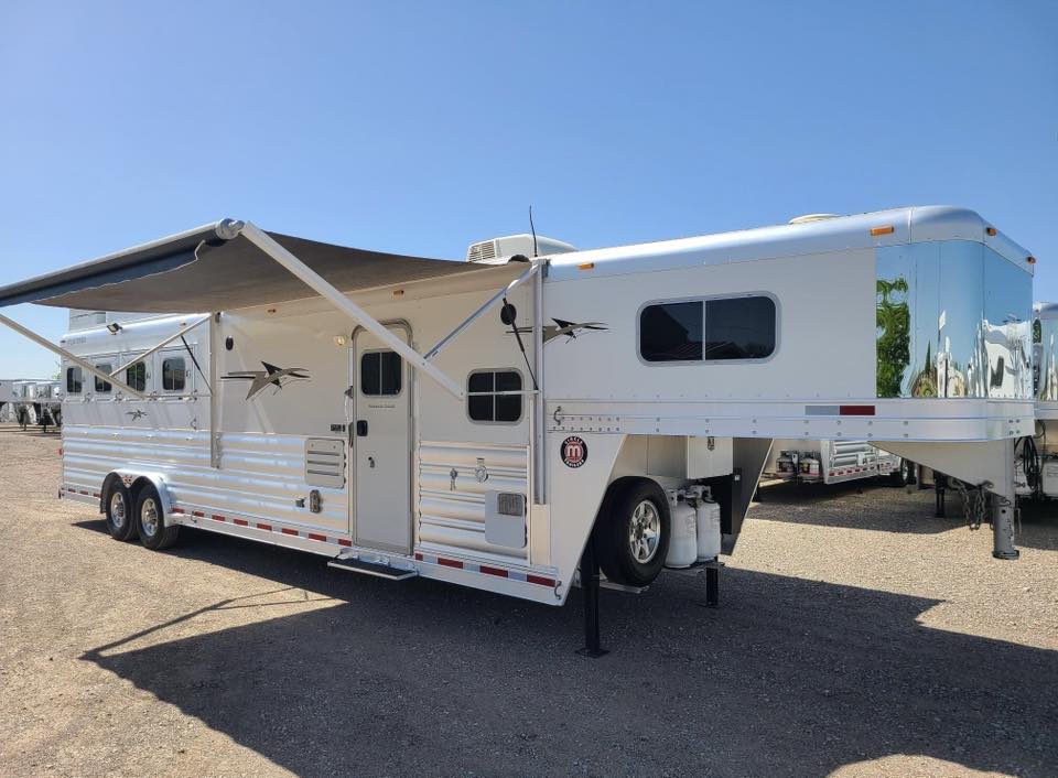 2017 Platinum Coach 4 Horse Trailer 12'8" LQ | Outlaw Conversion 2 2017 Platinum Coach 4 Horse Trailer 12'8" LQ | Outlaw Conversion - Image 2