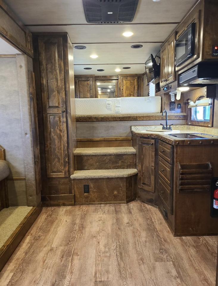 2017 Platinum Coach 4 Horse Trailer 12'8" LQ | Outlaw Conversion 6 2017 Platinum Coach 4 Horse Trailer 12'8" LQ | Outlaw Conversion - Image 6