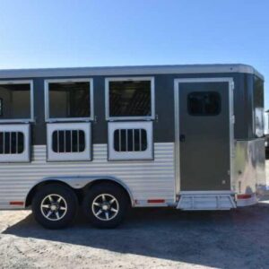 Used 2018 Lakota 83HBPSL 3 Horse Trailer LQ w Slide