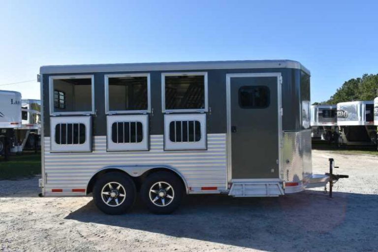 Used 2018 Lakota 83HBPSL 3 Horse Trailer LQ w Slide 1 Used 2018 Lakota 83HBPSL 3 Horse Trailer LQ w Slide