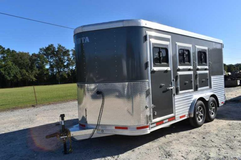 Used 2018 Lakota 83HBPSL 3 Horse Trailer LQ w Slide 8 Used 2018 Lakota 83HBPSL 3 Horse Trailer LQ w Slide - Image 8