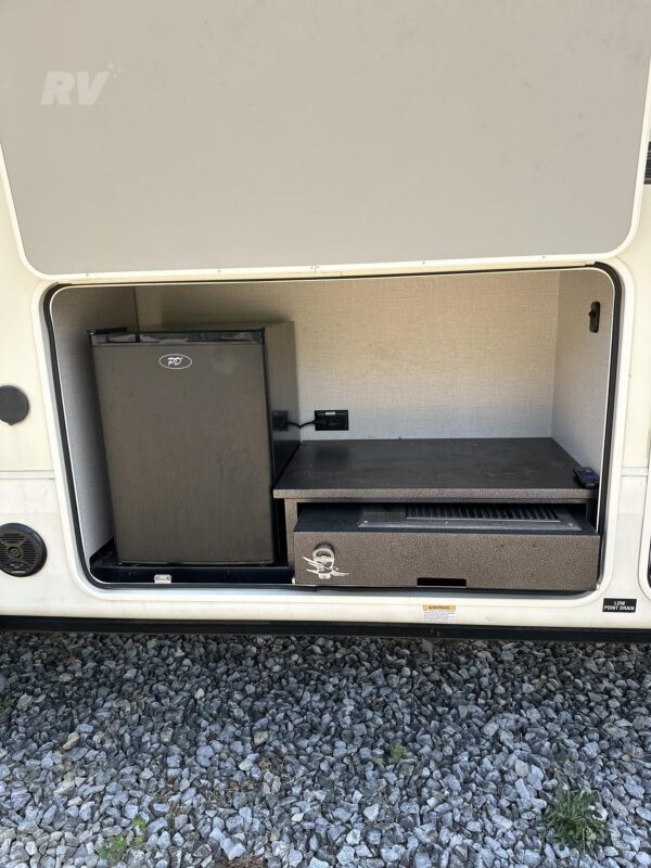 2019 Jayco North Point 377RLBH Luxury Fifth Wheel RV 18 2019 Jayco North Point 377RLBH Luxury Fifth Wheel RV - Image 18