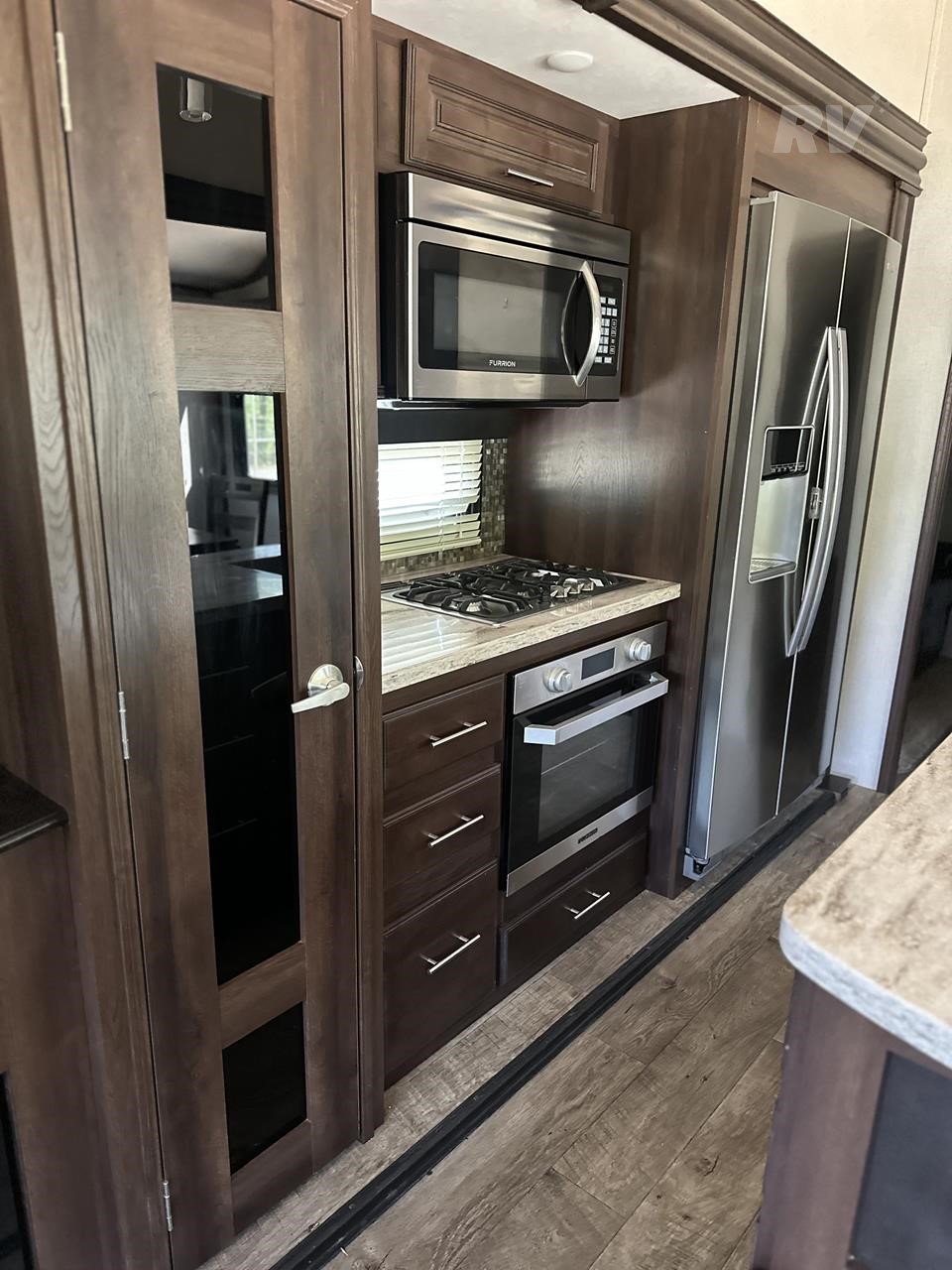 2019 Jayco North Point 377RLBH Luxury Fifth Wheel RV 13 2019 Jayco North Point 377RLBH Luxury Fifth Wheel RV - Image 13