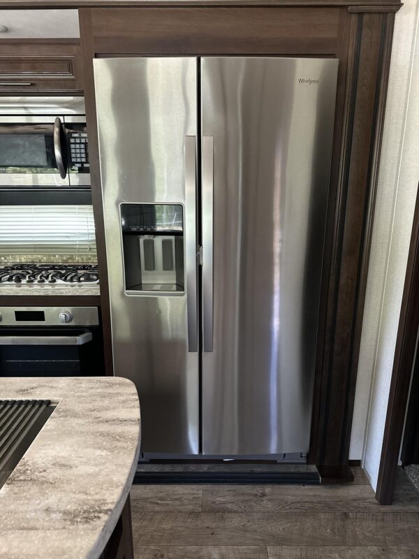 2019 Jayco North Point 377RLBH Luxury Fifth Wheel RV 11 2019 Jayco North Point 377RLBH Luxury Fifth Wheel RV - Image 11