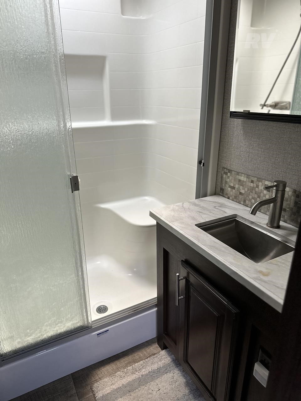 2019 Jayco North Point 377RLBH Luxury Fifth Wheel RV 7 2019 Jayco North Point 377RLBH Luxury Fifth Wheel RV - Image 7