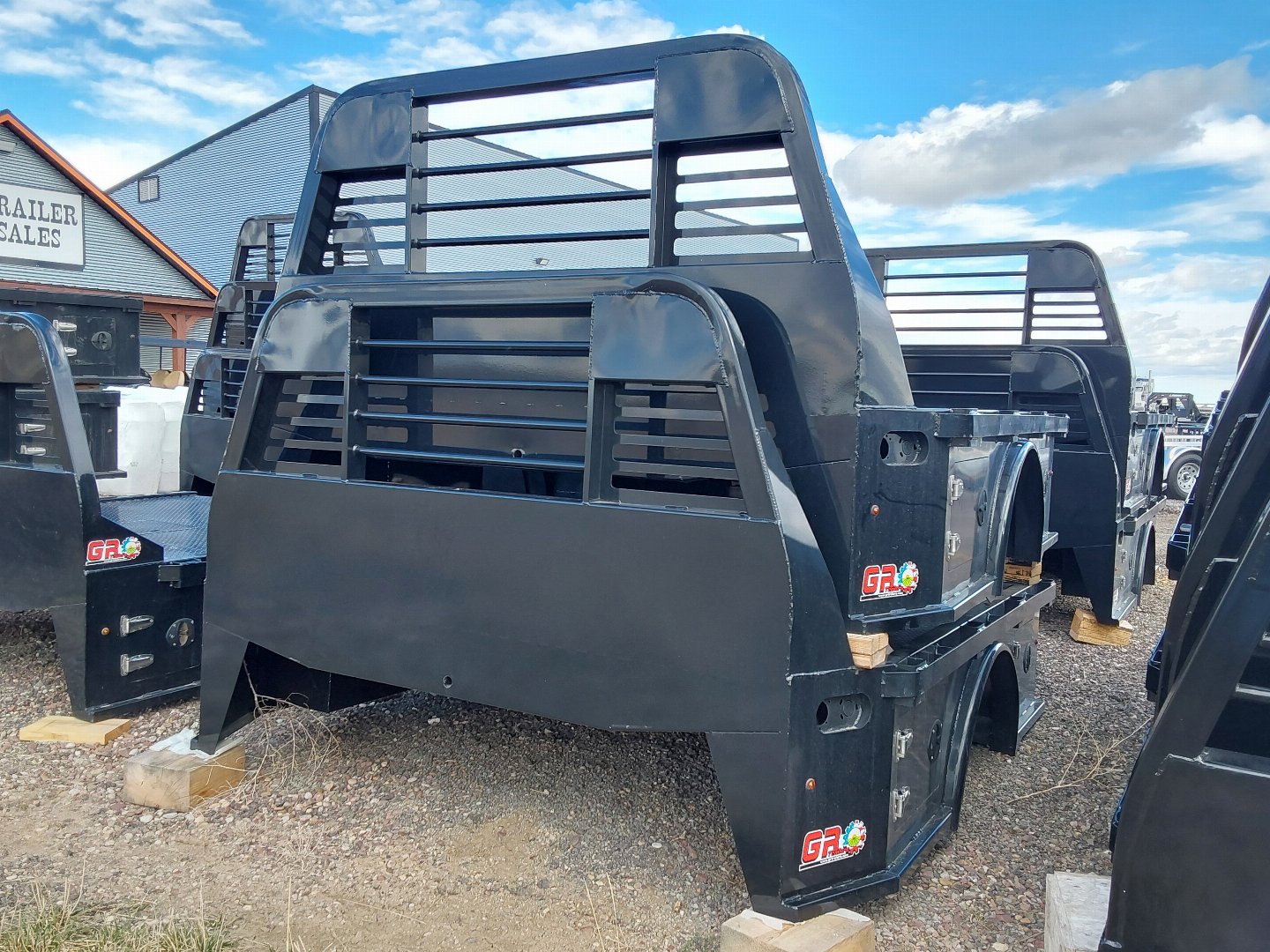 New 2025 GR Skirted Flatbed Truck Bed | Dually Gooseneck Long Bed 2 New 2025 GR Skirted Flatbed Truck Bed | Dually Gooseneck Long Bed - Image 2
