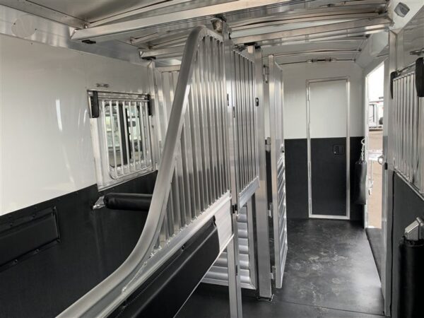 New 2024 4 Star 2+1 Warmblood Gooseneck Horse Trailer 2 New 2024 4 Star 2+1 Warmblood Gooseneck Horse Trailer - Image 2