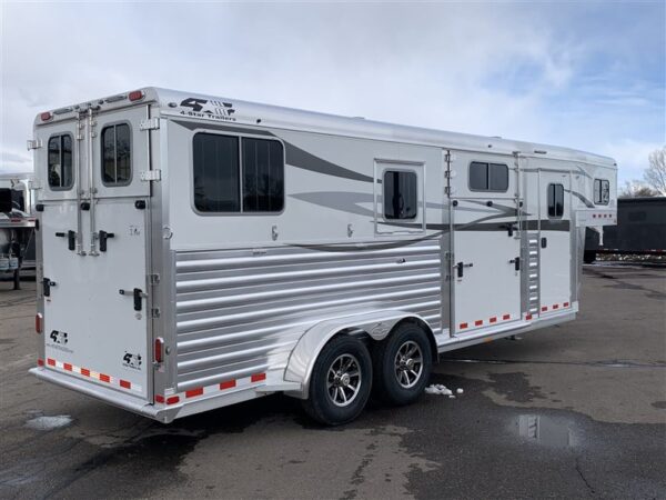 New 2024 4 Star 2+1 Warmblood Gooseneck Horse Trailer 18 New 2024 4 Star 2+1 Warmblood Gooseneck Horse Trailer - Image 18