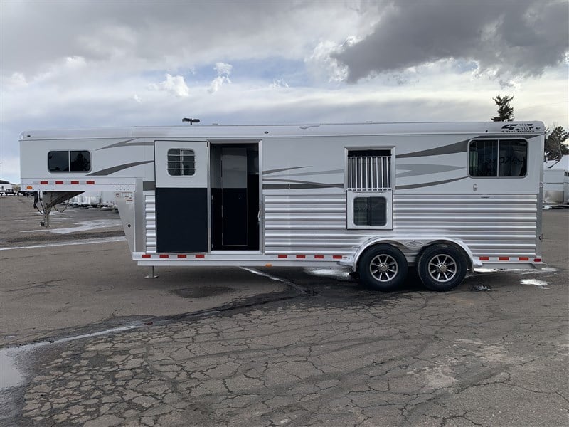 New 2024 4 Star 2+1 Warmblood Gooseneck Horse Trailer 14 New 2024 4 Star 2+1 Warmblood Gooseneck Horse Trailer - Image 14