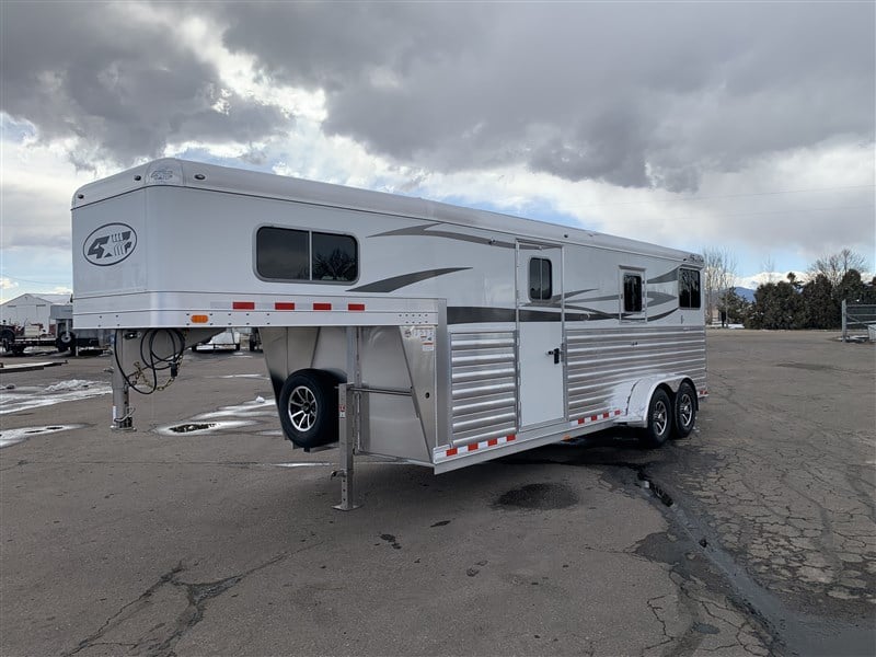 New 2024 4 Star 2+1 Warmblood Gooseneck Horse Trailer 13 New 2024 4 Star 2+1 Warmblood Gooseneck Horse Trailer - Image 13