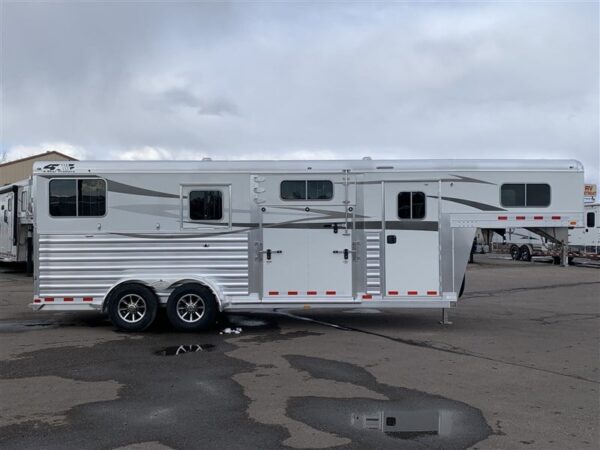 New 2024 4 Star 2+1 Warmblood Gooseneck Horse Trailer 20 New 2024 4 Star 2+1 Warmblood Gooseneck Horse Trailer - Image 20