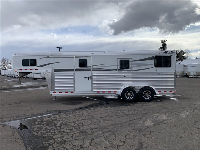 New 2024 4 Star 2+1 Warmblood Gooseneck Horse Trailer 15 New 2024 4 Star 2+1 Warmblood Gooseneck Horse Trailer - Image 15