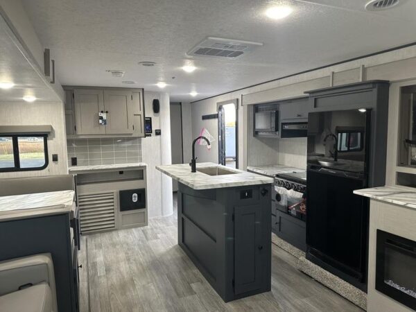 New 2025 Coachmen Apex 293RLDS Lightweight Travel Trailer 12 New 2025 Coachmen Apex 293RLDS Lightweight Travel Trailer - Image 12