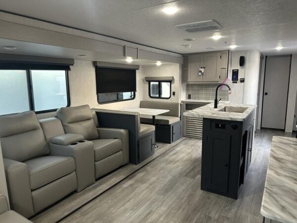 New 2025 Coachmen Apex 293RLDS Lightweight Travel Trailer 8 New 2025 Coachmen Apex 293RLDS Lightweight Travel Trailer - Image 8