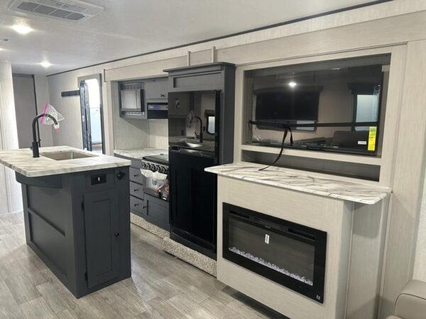 New 2025 Coachmen Apex 293RLDS Lightweight Travel Trailer 7 New 2025 Coachmen Apex 293RLDS Lightweight Travel Trailer - Image 7