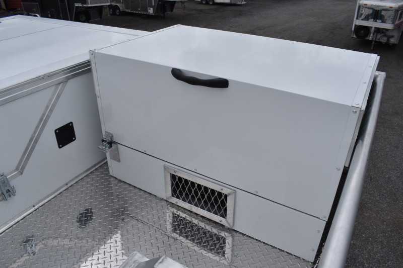 Used 2021 Lakota BigHorn 5 Horse Living Quarters Trailer w/ Bunks 5 Used 2021 Lakota BigHorn 5 Horse Living Quarters Trailer w/ Bunks - Image 5