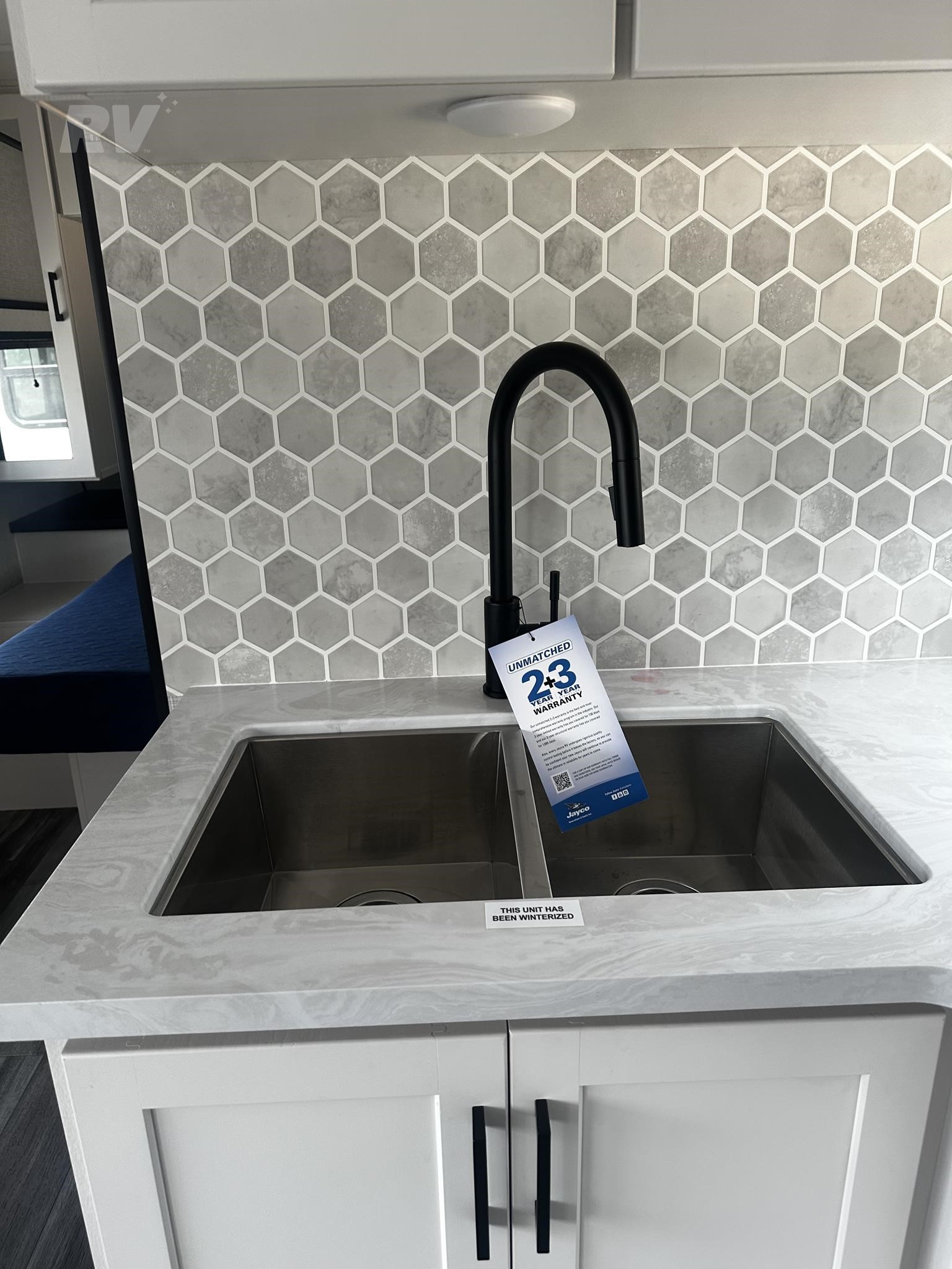 New 2025 Jayco Jay Feather 25RB Lightweight Travel Trailer 5 New 2025 Jayco Jay Feather 25RB Lightweight Travel Trailer - Image 5