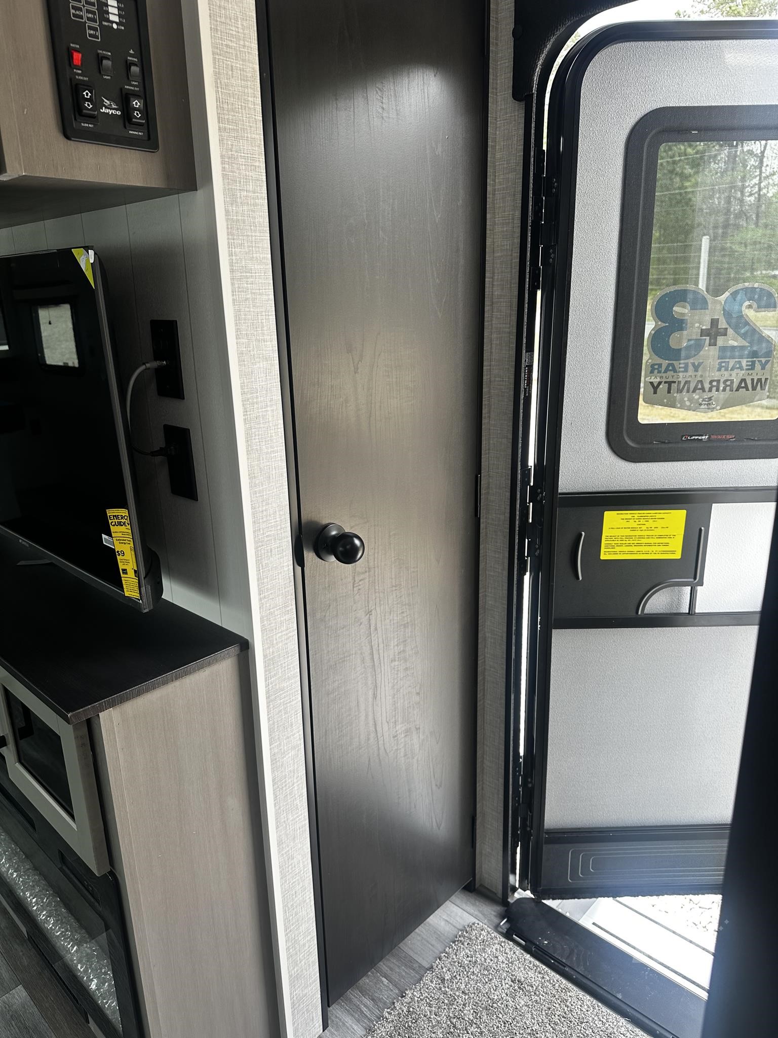 New 2025 Jayco Jay Feather 25RB Lightweight Travel Trailer 2 New 2025 Jayco Jay Feather 25RB Lightweight Travel Trailer - Image 2