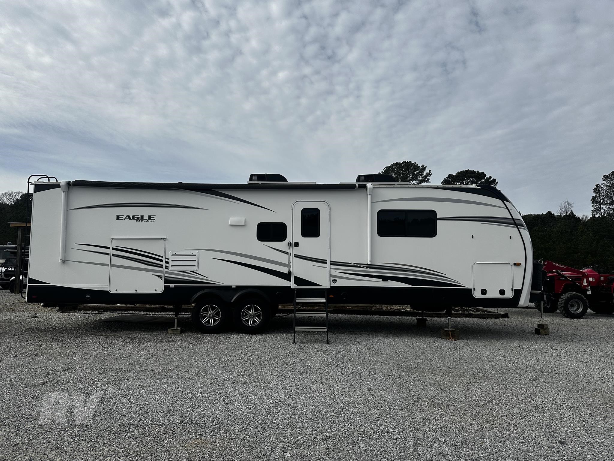 Used 2022 Jayco Eagle HT 320FBOK Travel Trailer w/ Front Suite & Outdoor Kitchen 1 Used 2022 Jayco Eagle HT 320FBOK Travel Trailer w/ Front Suite & Outdoor Kitchen