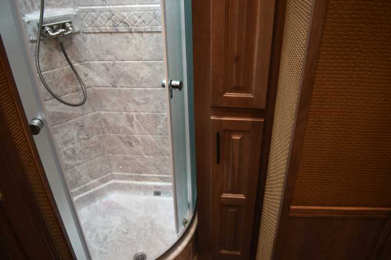 Used 2021 Lakota BigHorn 5 Horse Living Quarters Trailer w/ Bunks 16 Used 2021 Lakota BigHorn 5 Horse Living Quarters Trailer w/ Bunks - Image 16