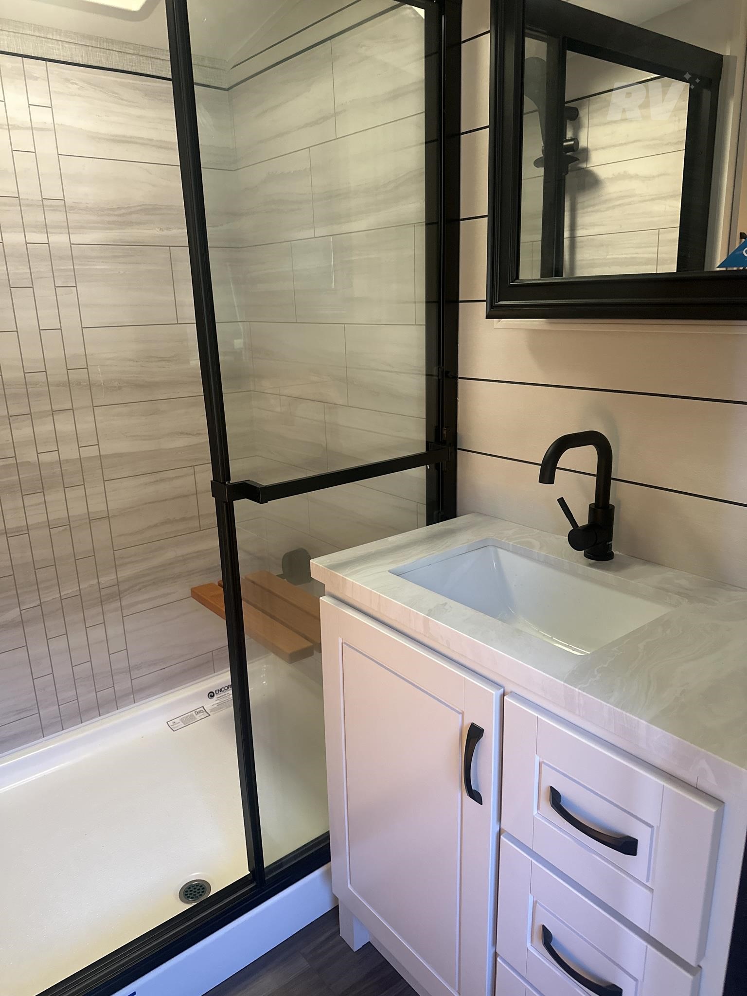 New 2025 Jayco North Point 377RLBH Luxury Bunkhouse 5th Wheel 6 New 2025 Jayco North Point 377RLBH Luxury Bunkhouse 5th Wheel - Image 6