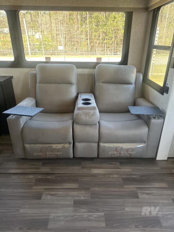 New 2025 Jayco North Point 377RLBH Luxury Bunkhouse 5th Wheel 14 New 2025 Jayco North Point 377RLBH Luxury Bunkhouse 5th Wheel - Image 14