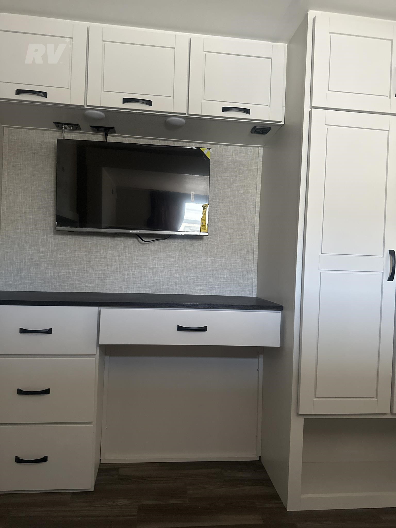 New 2025 Jayco North Point 377RLBH Luxury Bunkhouse 5th Wheel 9 New 2025 Jayco North Point 377RLBH Luxury Bunkhouse 5th Wheel - Image 9