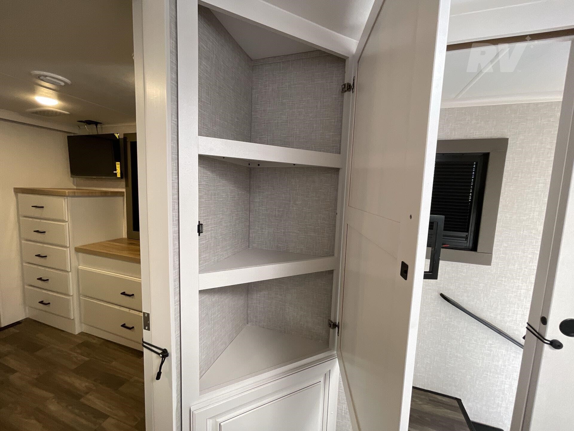 New 2025 Highland Ridge Open Range 3X 390TBS Bunkhouse 5th Wheel 8 New 2025 Highland Ridge Open Range 3X 390TBS Bunkhouse 5th Wheel - Image 8