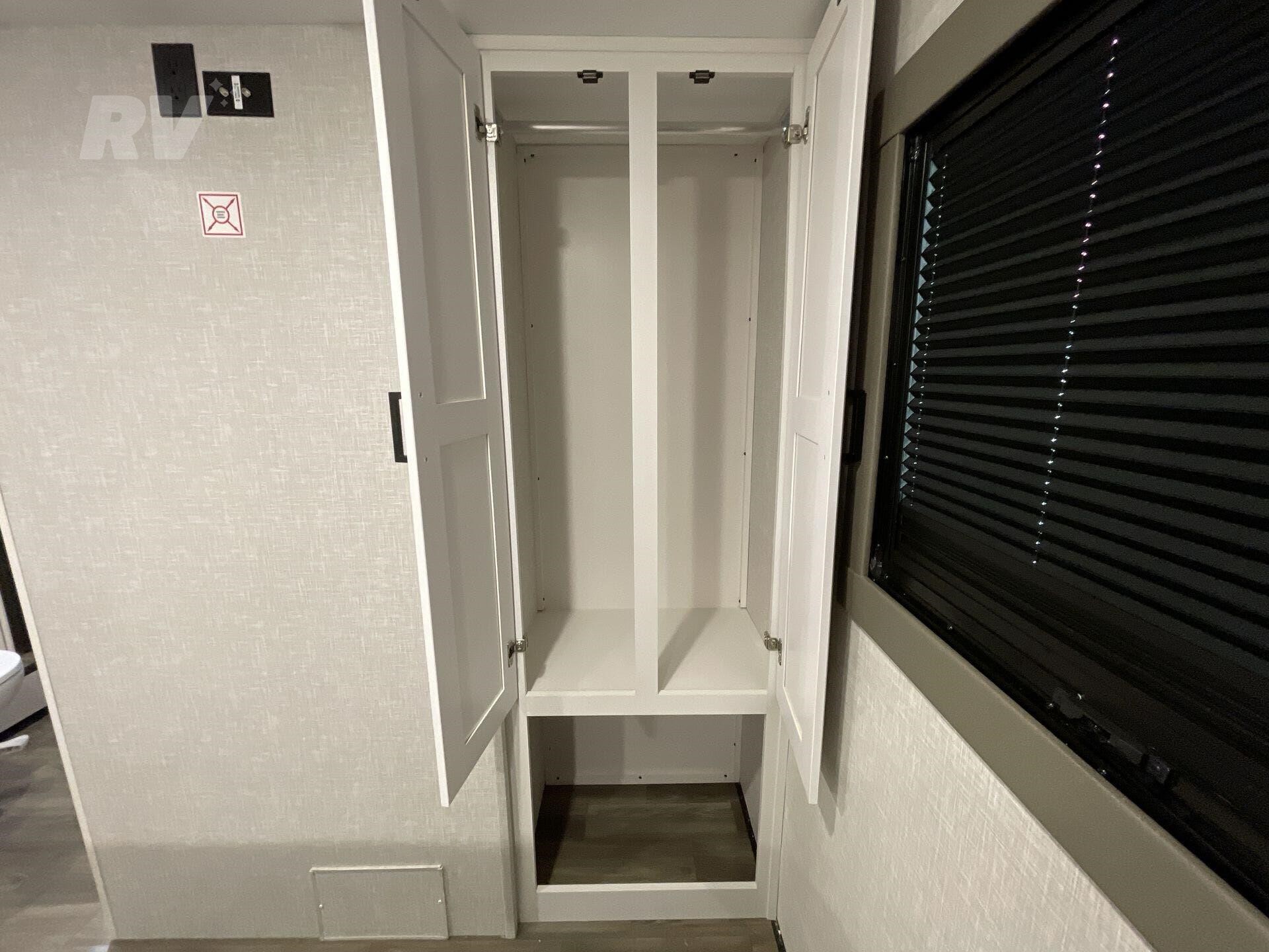 New 2025 Highland Ridge Open Range 3X 390TBS Bunkhouse 5th Wheel 6 New 2025 Highland Ridge Open Range 3X 390TBS Bunkhouse 5th Wheel - Image 6