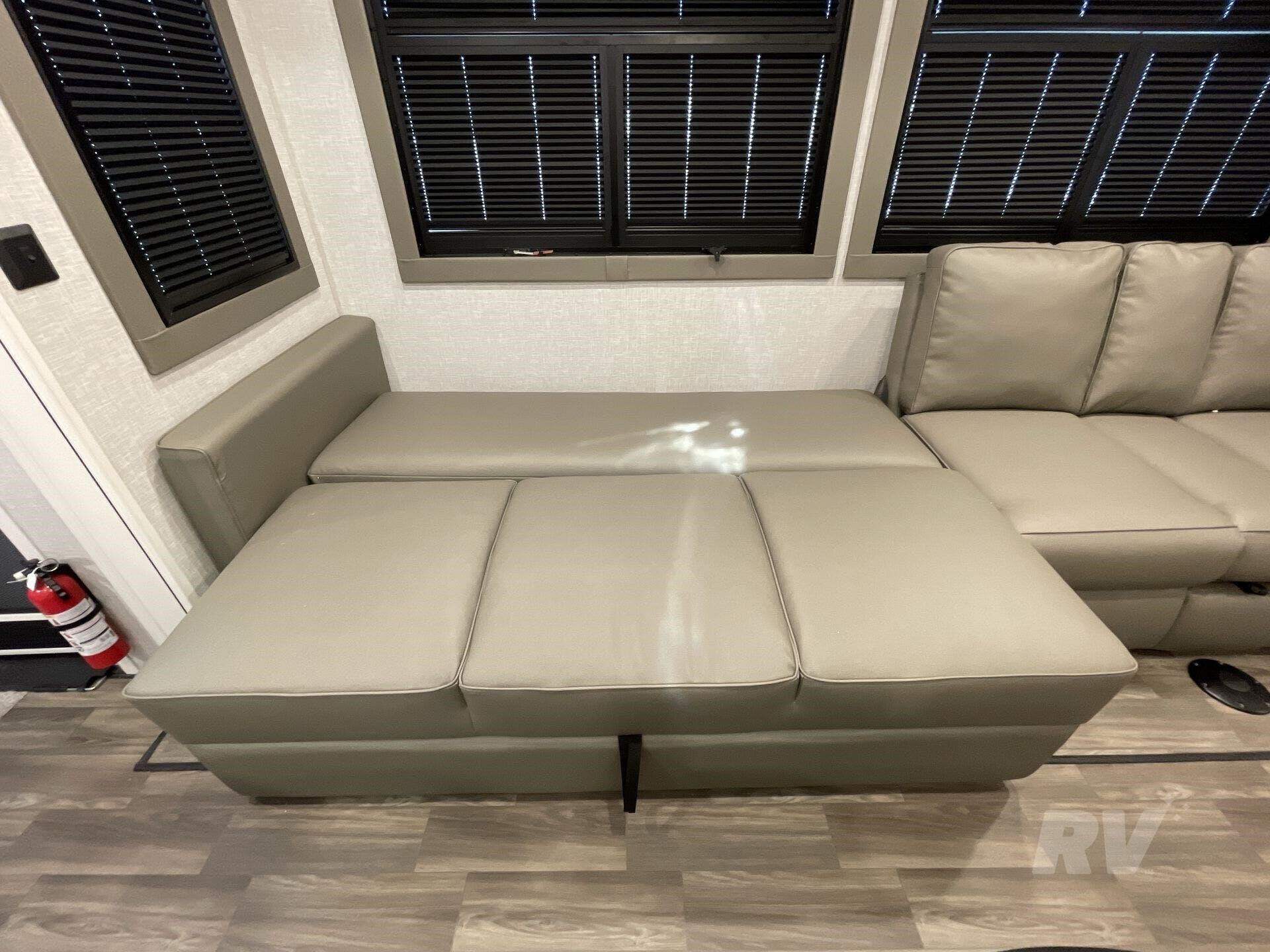 New 2025 Highland Ridge Open Range 3X 390TBS Bunkhouse 5th Wheel 32 New 2025 Highland Ridge Open Range 3X 390TBS Bunkhouse 5th Wheel - Image 32