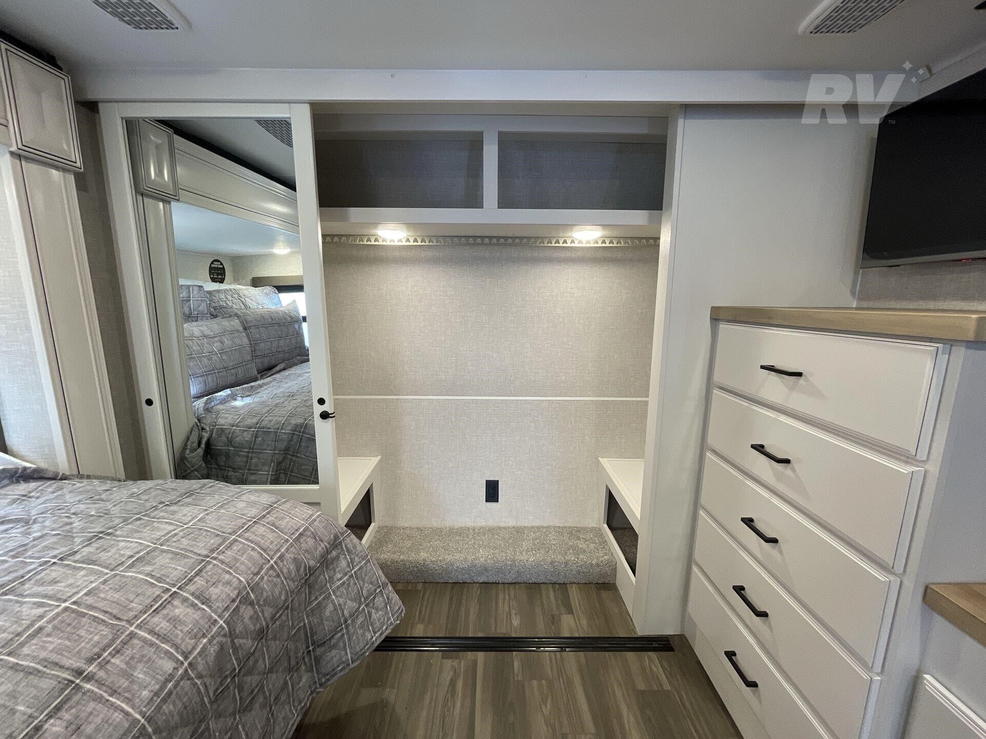 New 2025 Highland Ridge Open Range 3X 390TBS Bunkhouse 5th Wheel 17 New 2025 Highland Ridge Open Range 3X 390TBS Bunkhouse 5th Wheel - Image 17