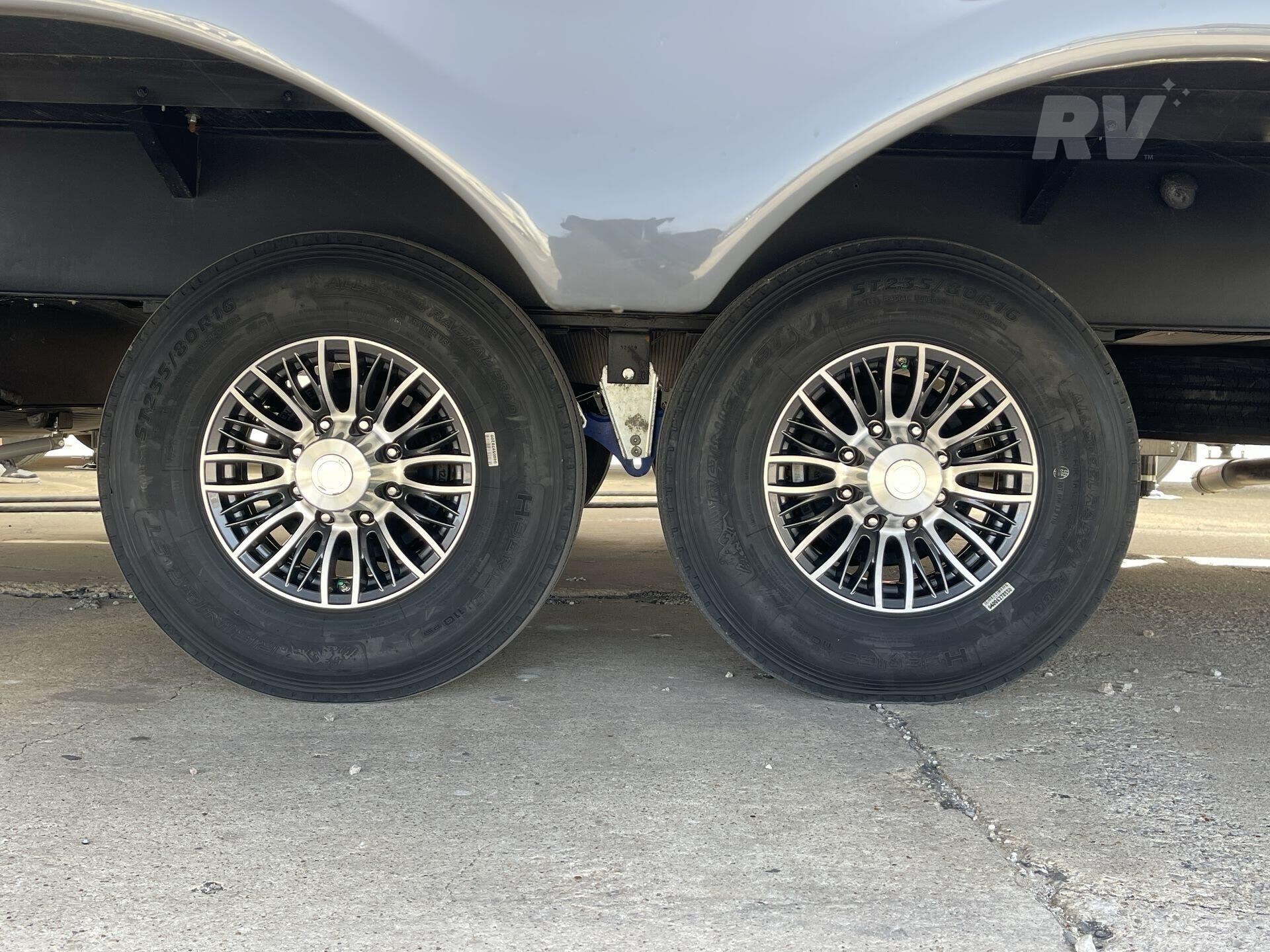 New 2025 Highland Ridge Open Range 3X 390TBS Bunkhouse 5th Wheel 2 New 2025 Highland Ridge Open Range 3X 390TBS Bunkhouse 5th Wheel - Image 2