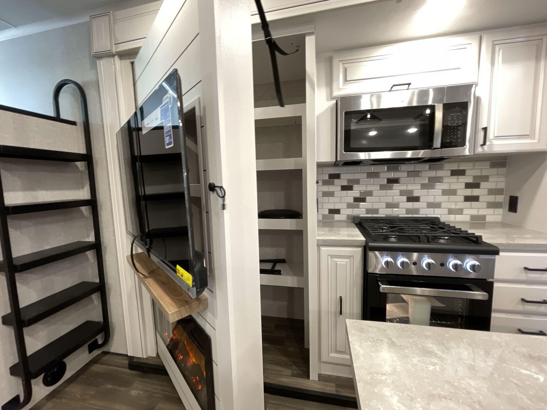 New 2025 Highland Ridge Open Range 3X 390TBS Bunkhouse 5th Wheel 35 New 2025 Highland Ridge Open Range 3X 390TBS Bunkhouse 5th Wheel - Image 35