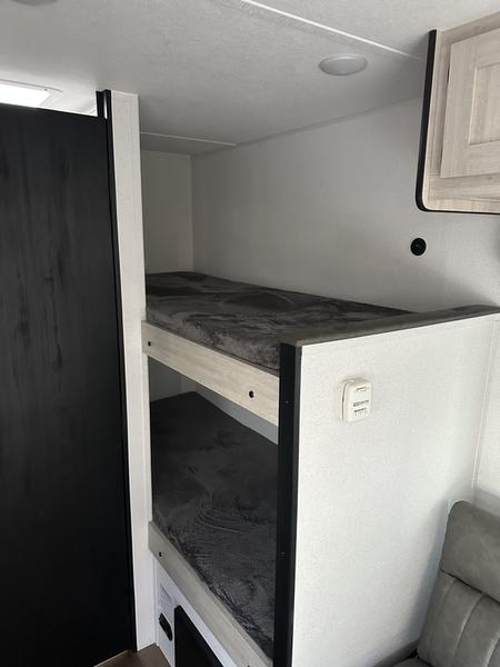 New 2025 Palomino Puma 16BHCE Bunkhouse Travel Trailer 6 New 2025 Palomino Puma 16BHCE Bunkhouse Travel Trailer - Image 6