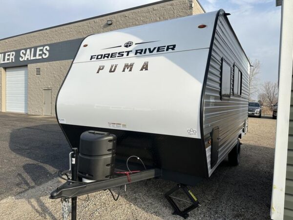 New 2025 Palomino Puma 16BHCE Bunkhouse Travel Trailer 10 New 2025 Palomino Puma 16BHCE Bunkhouse Travel Trailer - Image 10