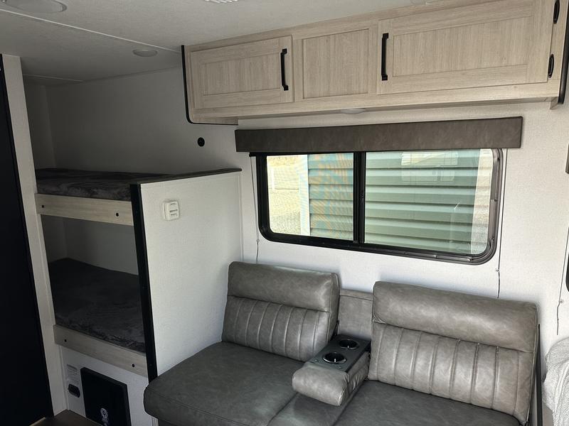 New 2025 Palomino Puma 16BHCE Bunkhouse Travel Trailer 7 New 2025 Palomino Puma 16BHCE Bunkhouse Travel Trailer - Image 7